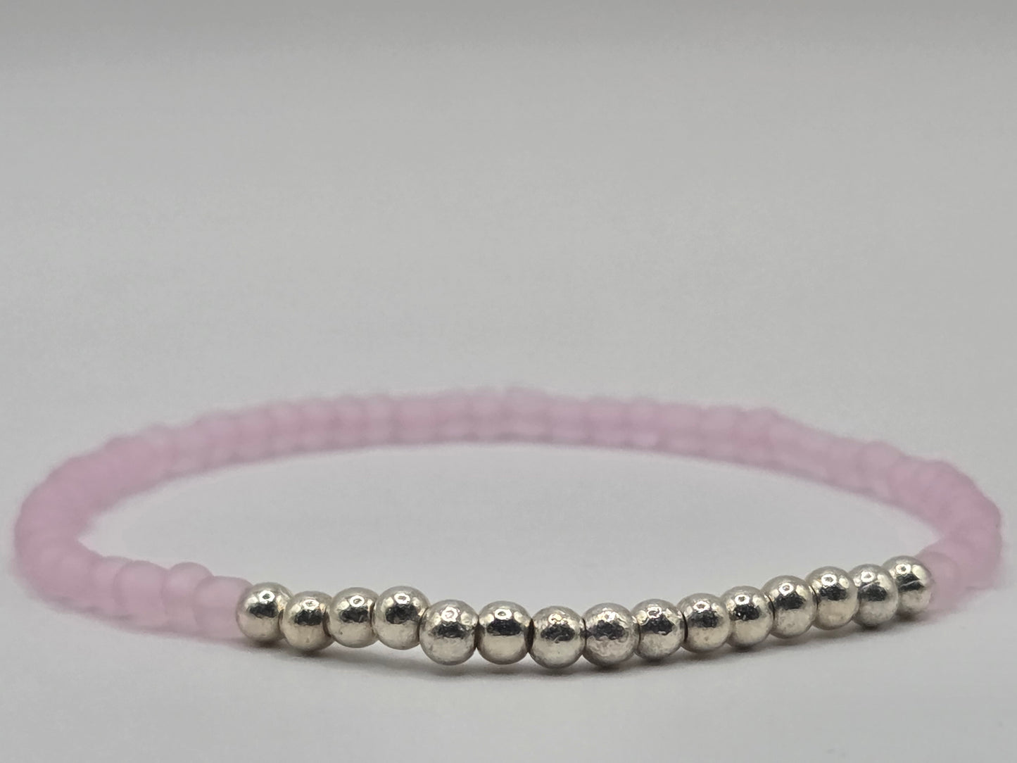 Delicate, feminine & handmade – bracelet in soft pink