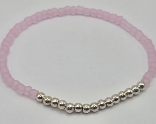 Zart, feminin & handgemacht – Armband in sanftem Pink