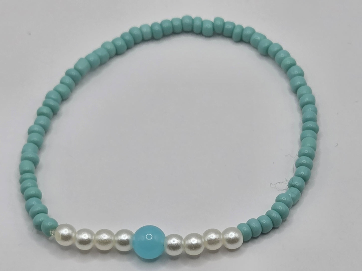 Bracelet in mint green and white