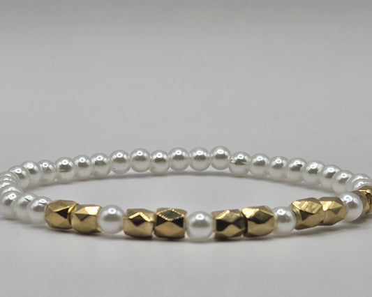 Minimalistisches Armband in Weiß