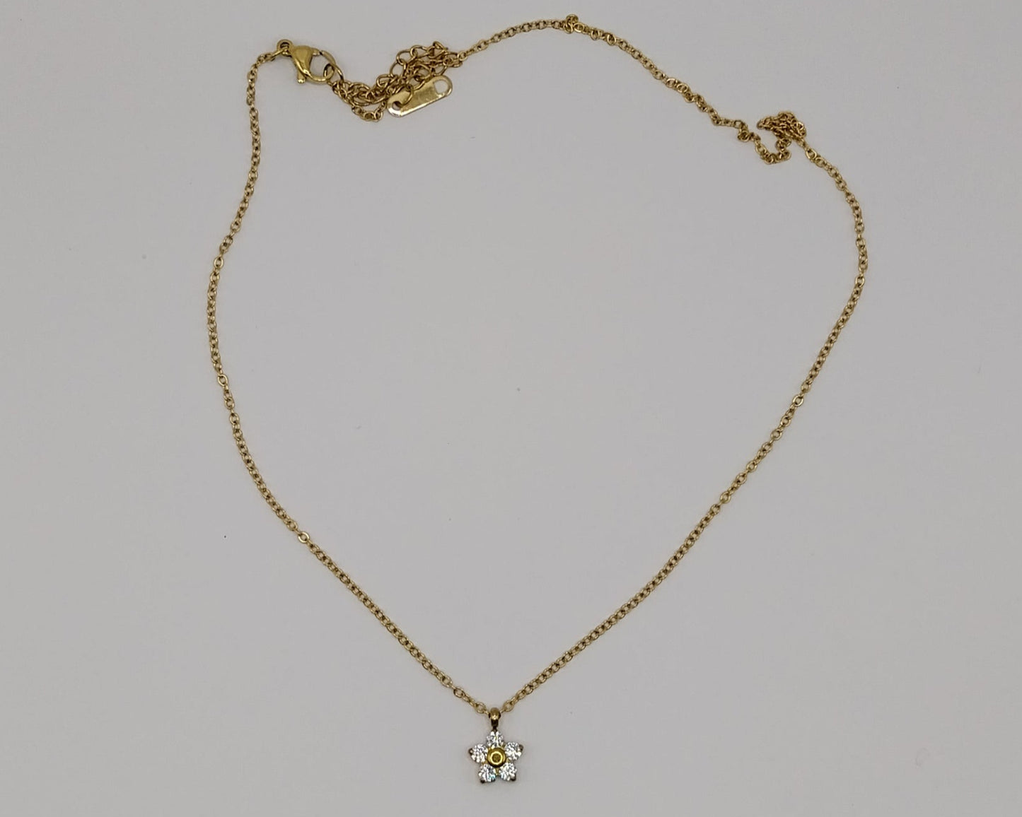 Edelstahl-Halskette mit Blumenanhänger – Goldfarben