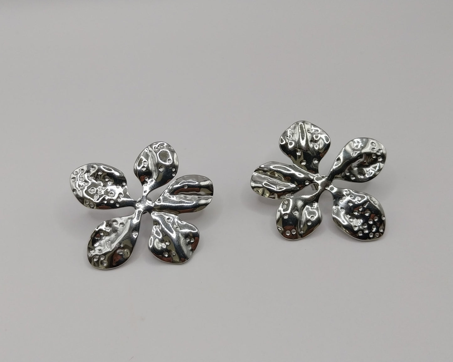 Klassische Blumen-Ohrringe aus Edelstahl 304 für Damen