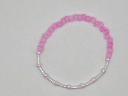 Sanfte Harmonie – handgefertigtes Armband in Rosa und Weiß