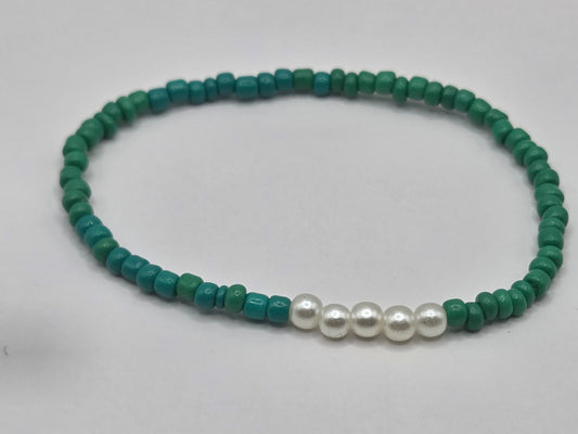 Handmade bracelet in dark green