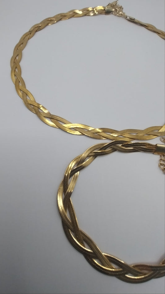 Modern stainless steel snake-style necklace – gold color