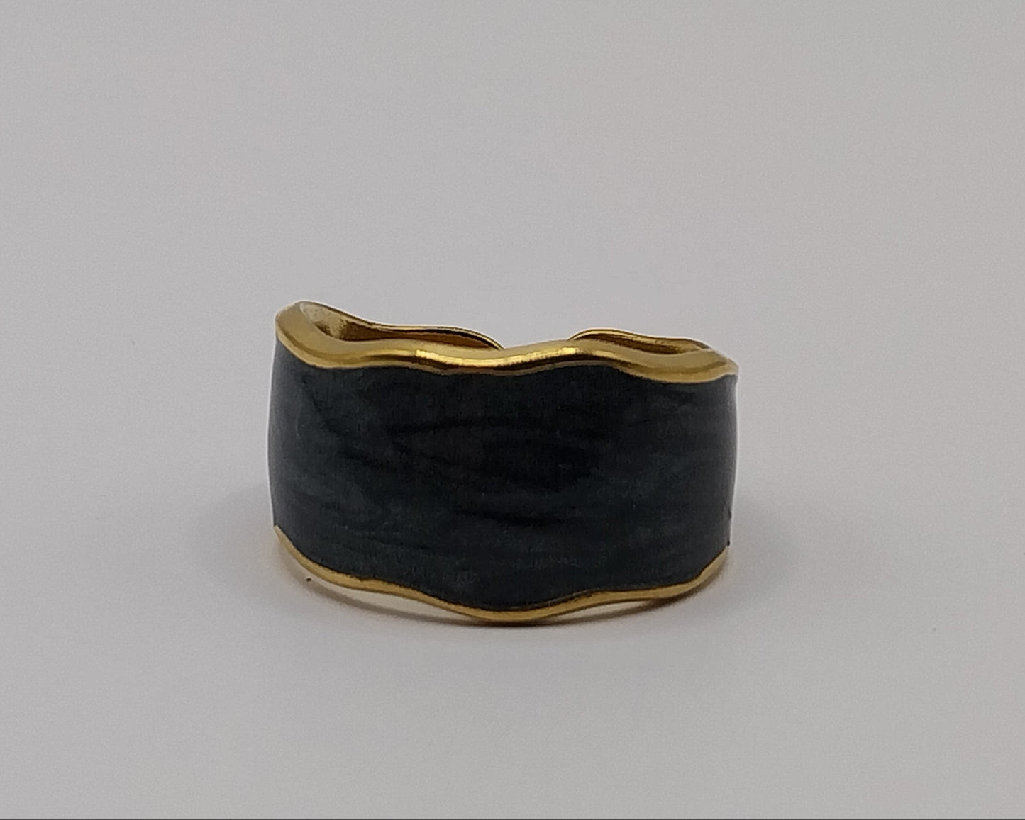 Geometrischer Ring aus Edelstahl: Schwarz