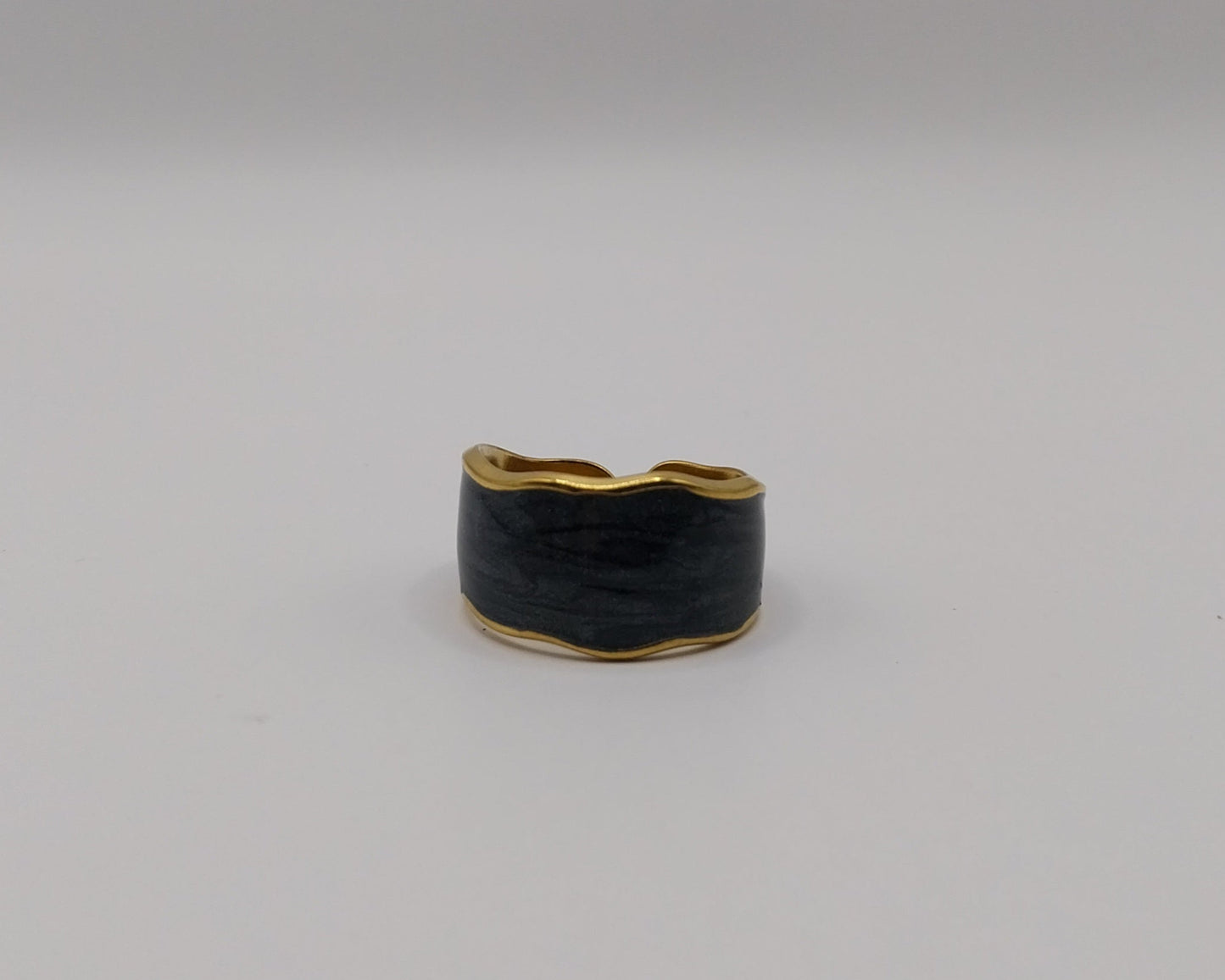 Geometrischer Ring aus Edelstahl: Schwarz