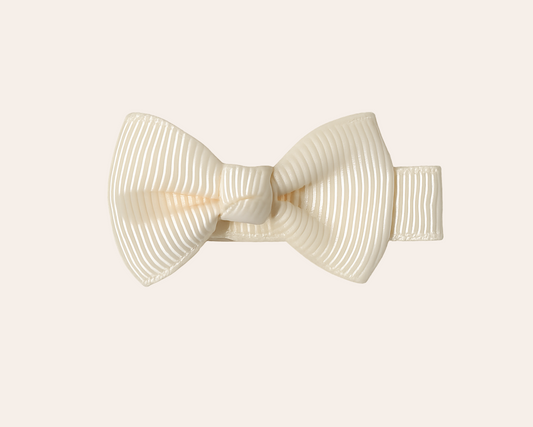 Schmucku Minis – Beige Handgemachte Schleifen-Haarklammer für Mädchen