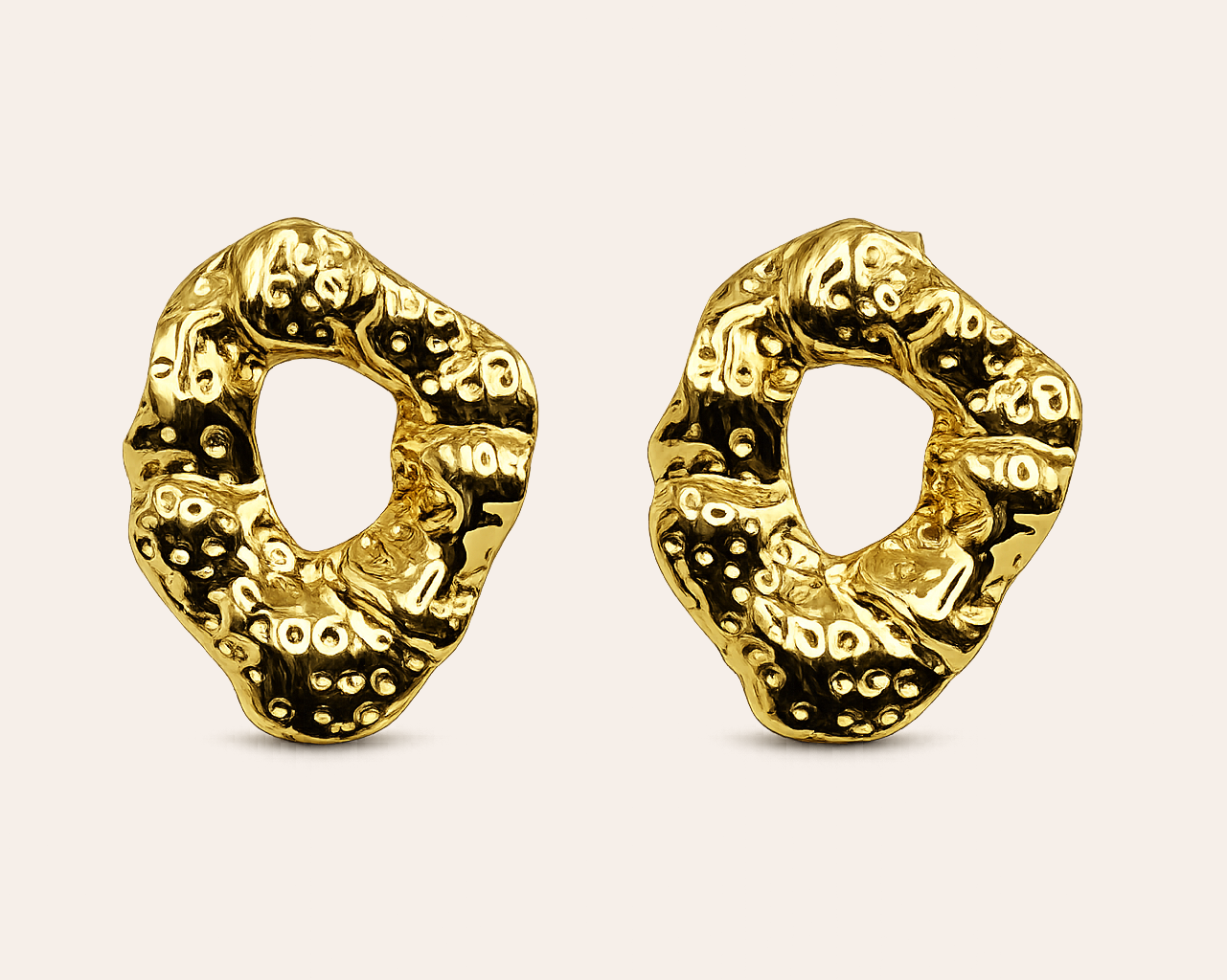 Ohrringe aus Edelstahl – Goldfarbene Statement-Ohrringe mit Struktur