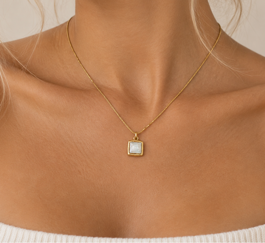 Damen-Halskette mit geometrischem Anhänger aus Edelstahl – Goldfarben & wasserfest