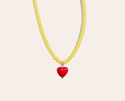 Schmucku – Bonbonfarbene Herz-Choker Halskette mit Perlen