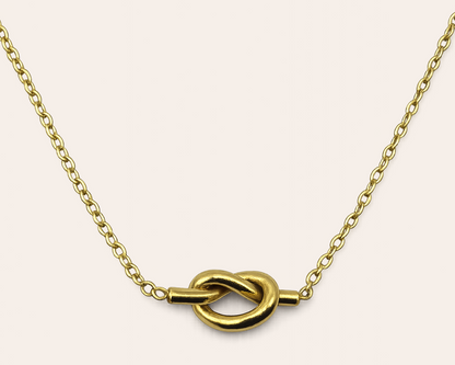 ✨ Minimalist necklace made of stainless steel in gold color