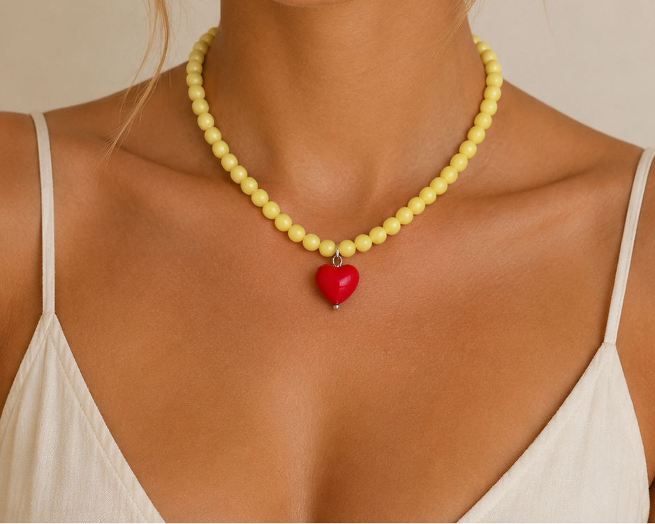 Schmucku – Bonbonfarbene Herz-Choker Halskette mit Perlen