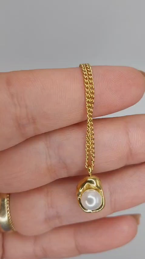 Perle gold color stainless steel necklase