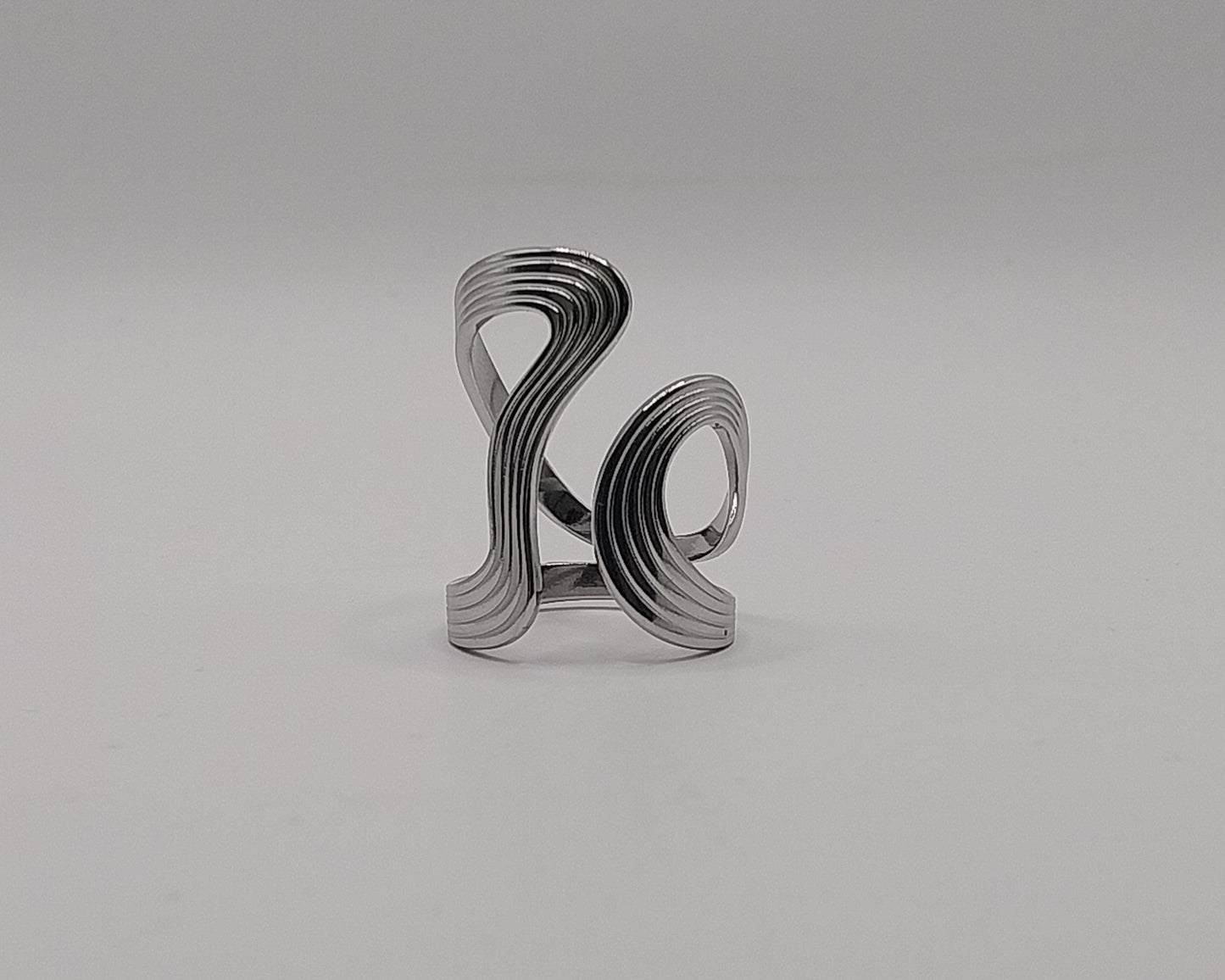 Großer Wellen Statement-Ring aus Edelstahl – Silber, Waterproof & Hypoallergen, Moderner Damenring