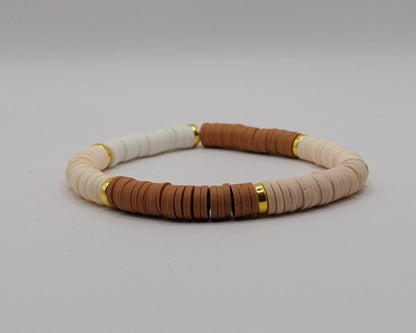 ✨ Handgemachtes Armband – Braun, Beige, Weiß &amp; goldfarbene Akzente ✨