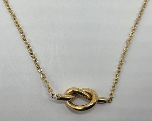✨ Minimalist necklace made of stainless steel in gold color