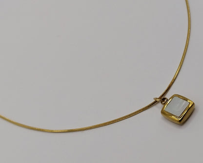 Damen-Halskette mit geometrischem Anhänger aus Edelstahl – Goldfarben & wasserfest