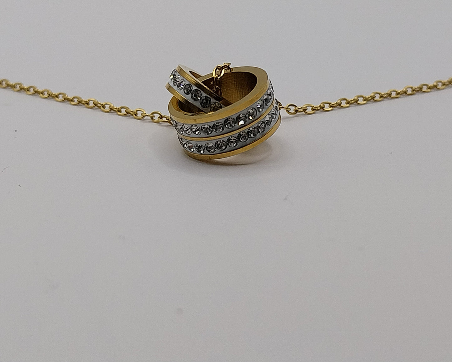 Elegante Goldfarbene Halskette mit Strass-Anhänger