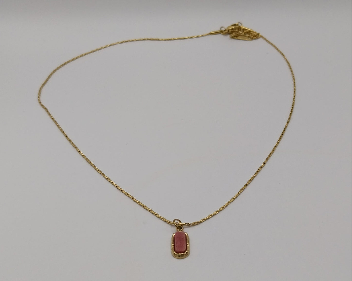 Edelstahl Halskette mit rotem Stein – Elegante Statement Kette