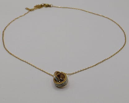 Elegante Goldfarbene Halskette mit Strass-Anhänger