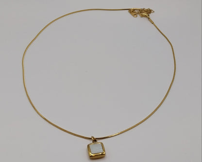 Damen-Halskette mit geometrischem Anhänger aus Edelstahl – Goldfarben & wasserfest