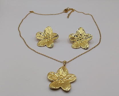 Damen Halskette aus Edelstahl – Goldfarbenes Blumen Design, wasserfest & langlebig
