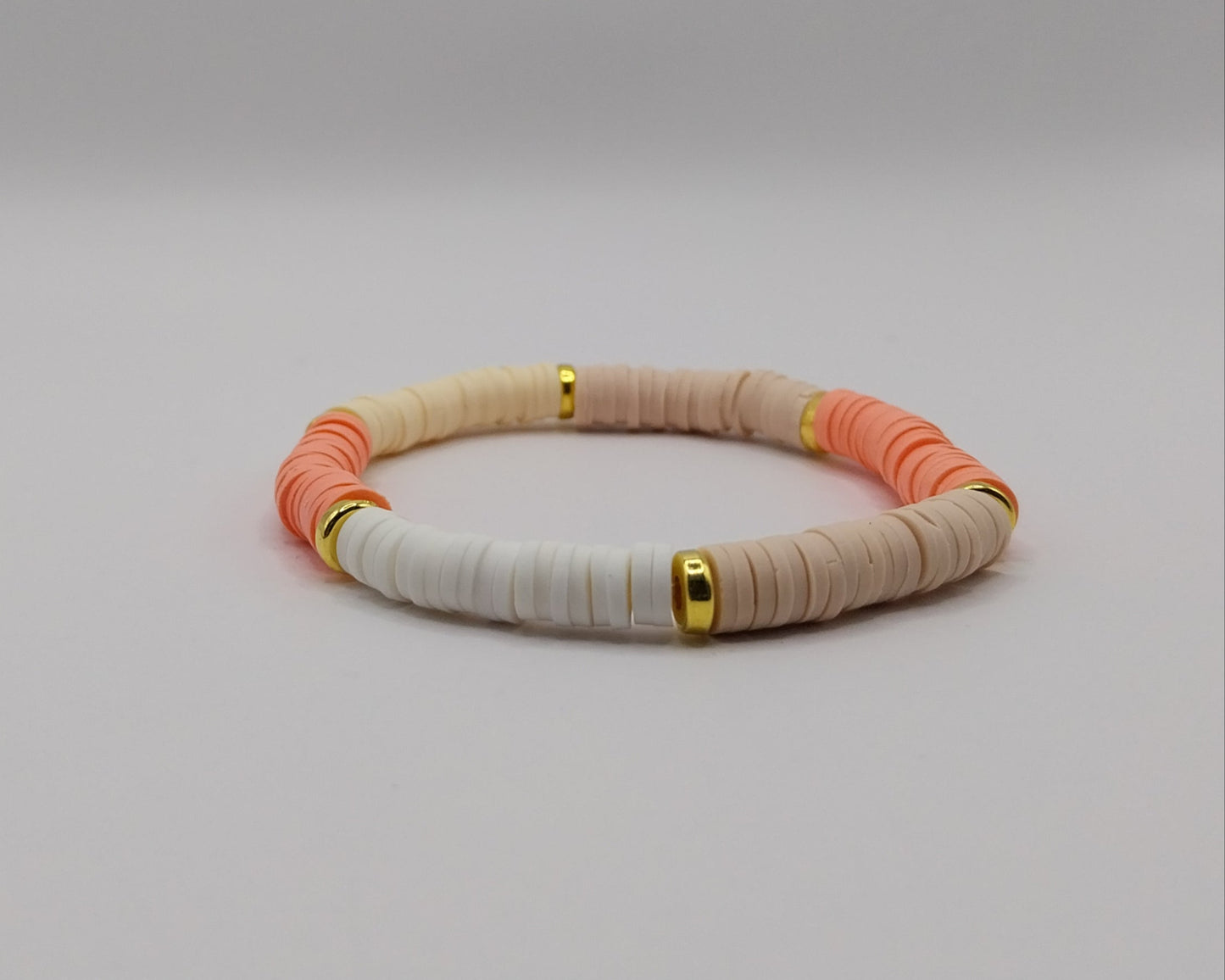 🌞 Handgemachtes Armband – Orange, Beige &amp; Gelb mit Goldakzenten 🌞