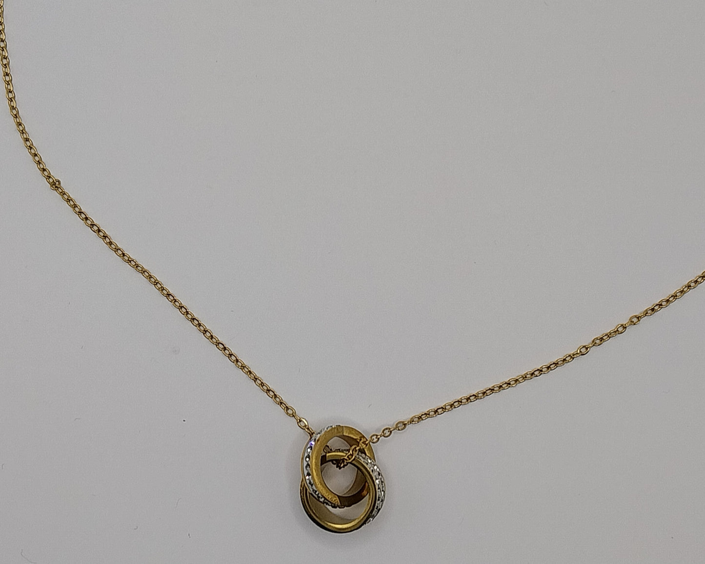 Elegante Goldfarbene Halskette mit Strass-Anhänger