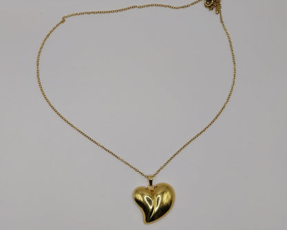 Schmuckset Damen – Goldfarbenes Herz Design (Halskette & Ohrringe)