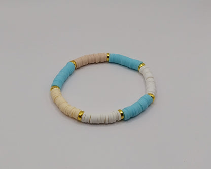 🌊 Handgemachtes Armband – Türkis, Weiß &amp; Beige mit Goldakzenten 🌊