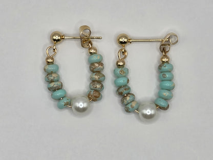 🌴 Light holiday vibes – fashionable earrings with pearls and natural stone look