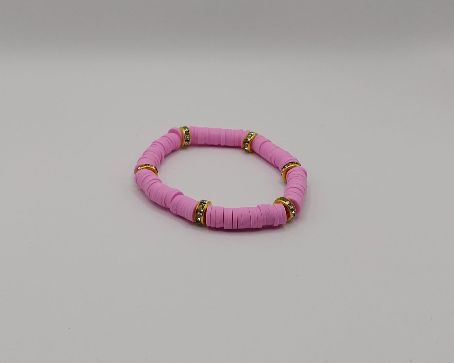 💜 Handgemachtes Armband – Lila mit goldfarbenen Akzenten 💜