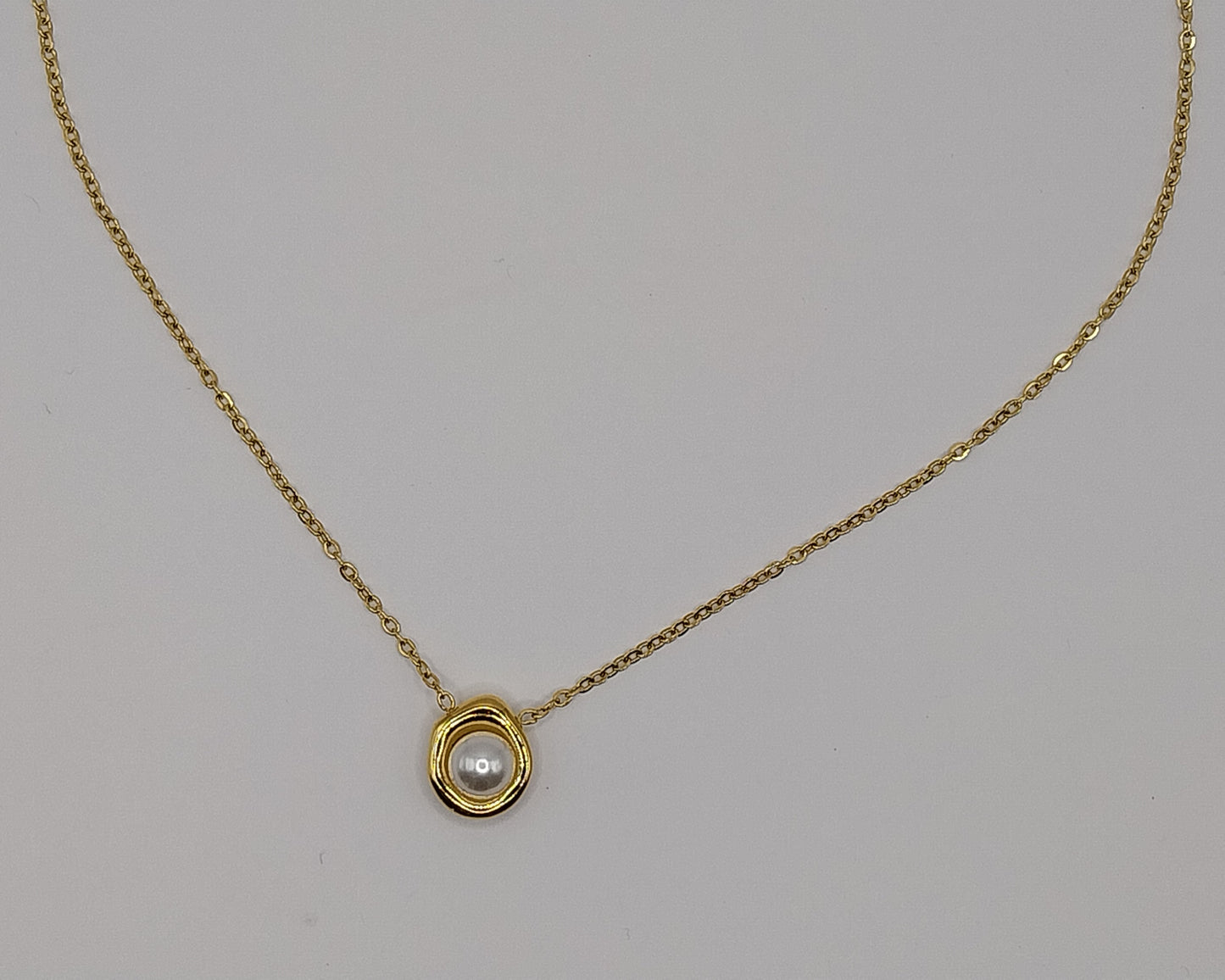 Halskette – Goldfarbene Perlenkette aus Edelstahl