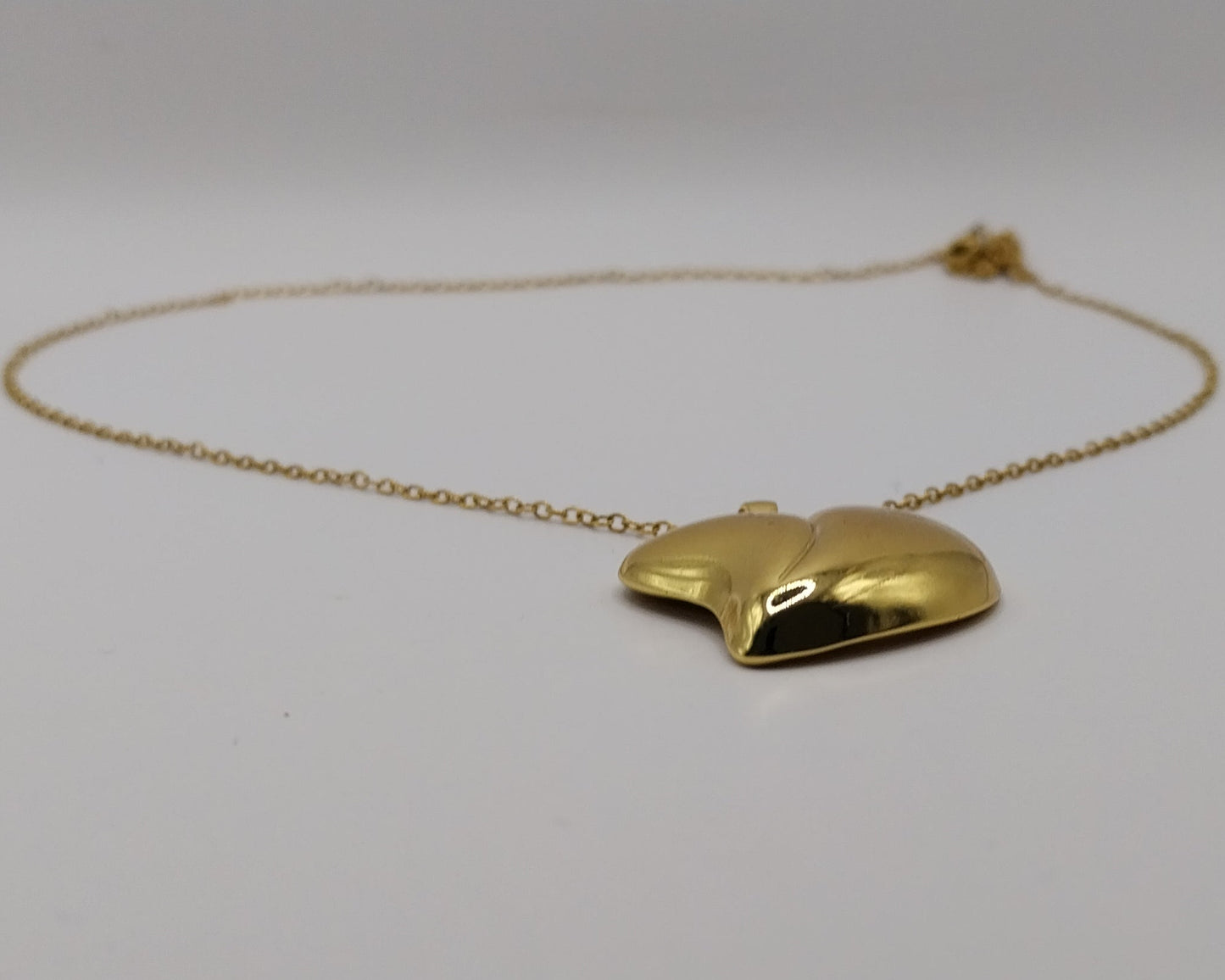 Schmuckset Damen – Goldfarbenes Herz Design (Halskette & Ohrringe)