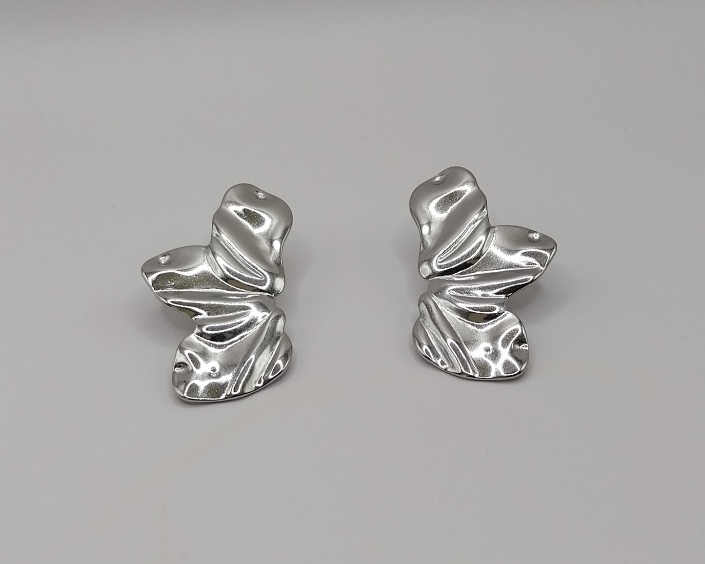 Edelstahl Statement Blumen-Ohrstecker in Silberoptik