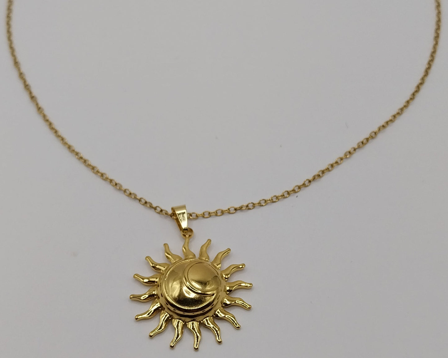 Damen-Halskette mit Sonnen-Design aus Edelstahl – Goldfarben & wasserfest