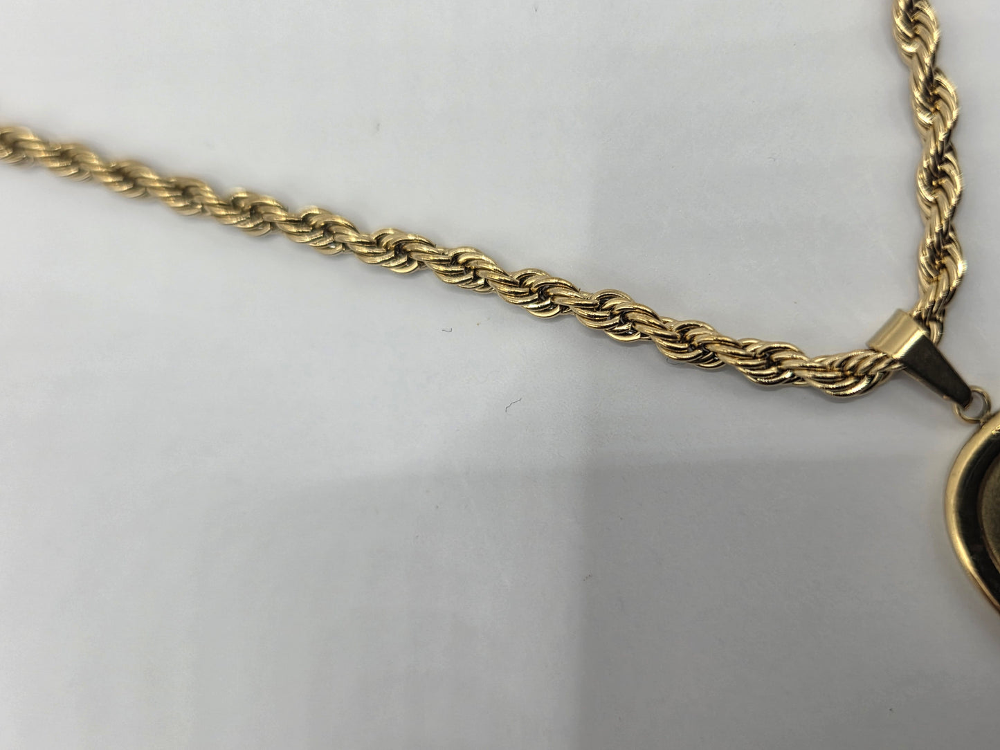 🌸Stainless steel necklace with flower pendant