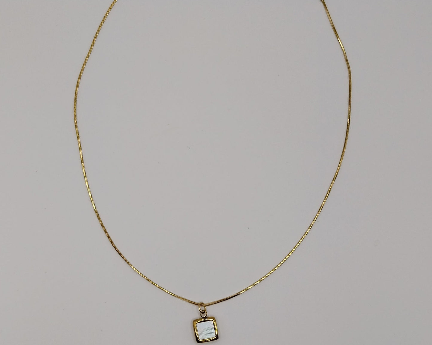 Damen-Halskette mit geometrischem Anhänger aus Edelstahl – Goldfarben & wasserfest