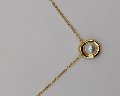 Halskette – Goldfarbene Perlenkette aus Edelstahl