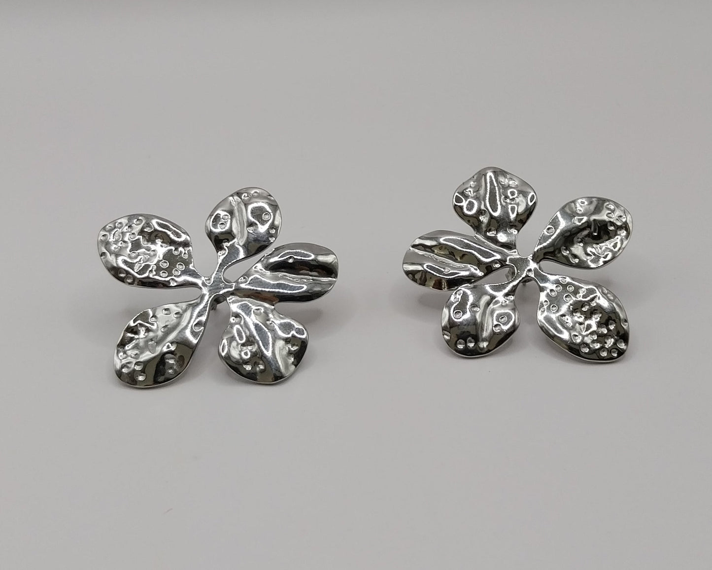 Klassische Blumen-Ohrringe aus Edelstahl 304 für Damen